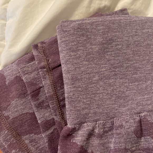 PURPLE CAMO SCRUNCH LEGGINGS - Picture 5 of 10